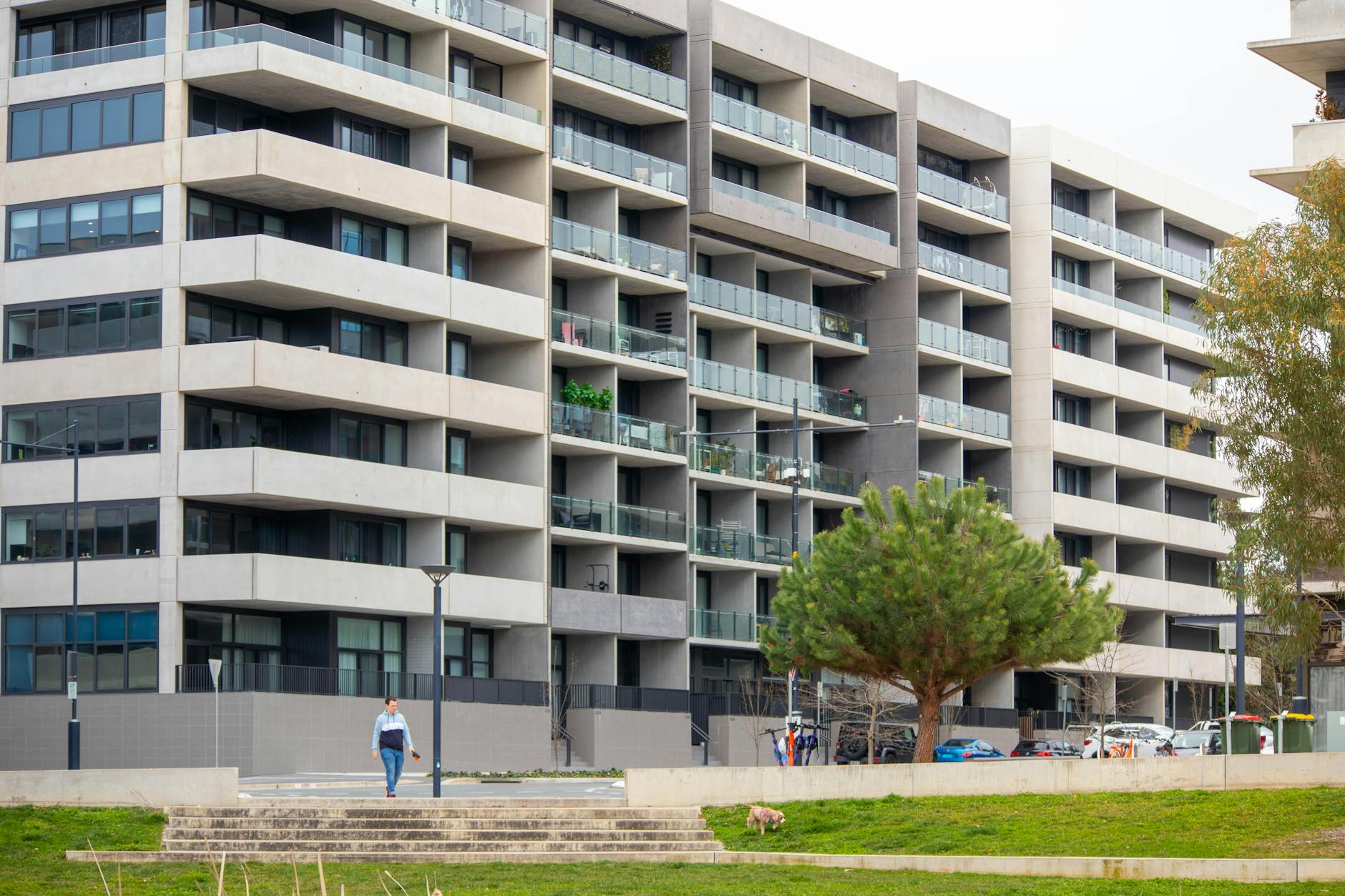 How SYM Handles the Complexity of Mixed-SKU Palletizing