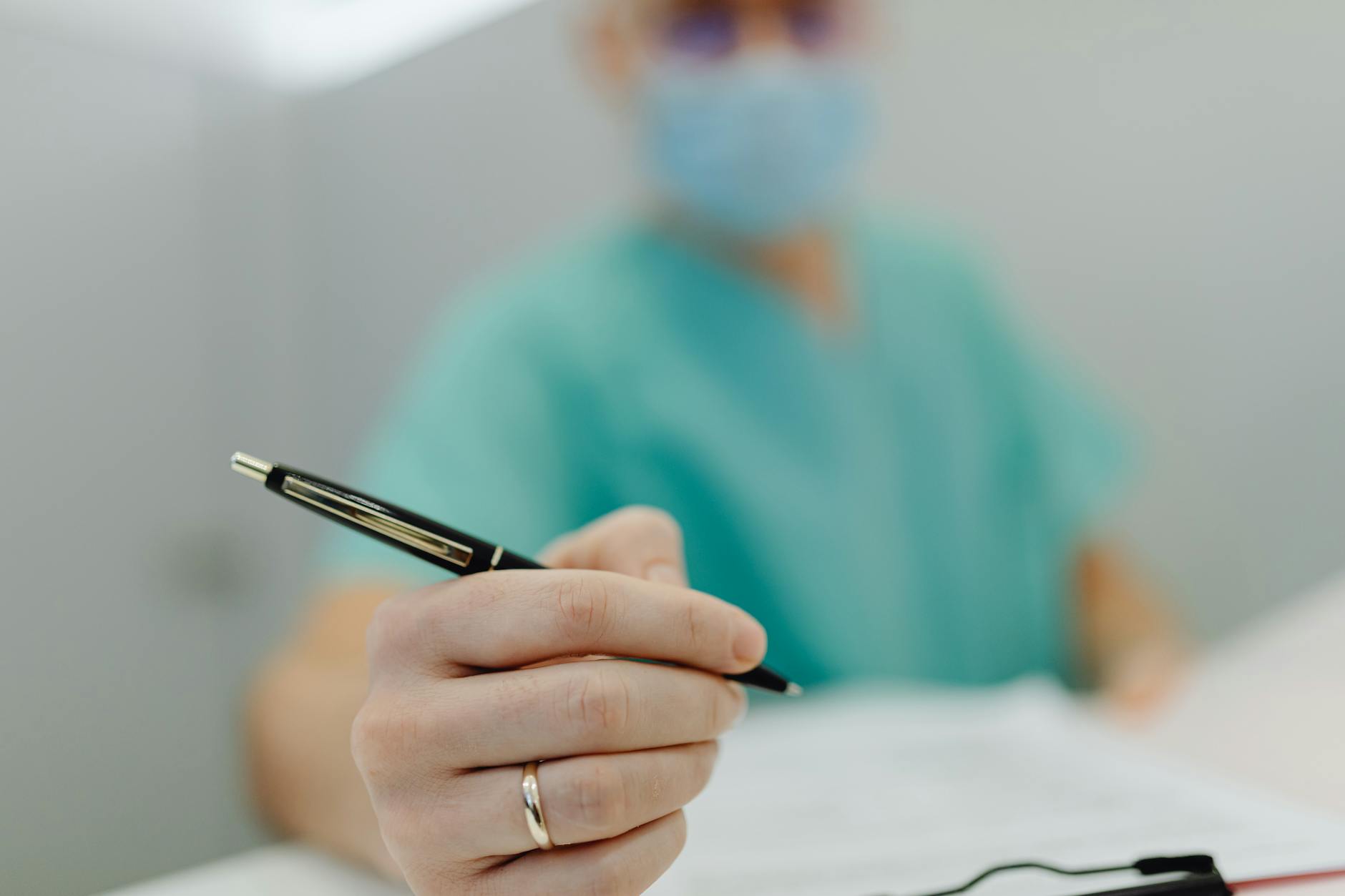 What Makes a Surgical Robotics Stock Positioned to Dominate Through the 2030s?