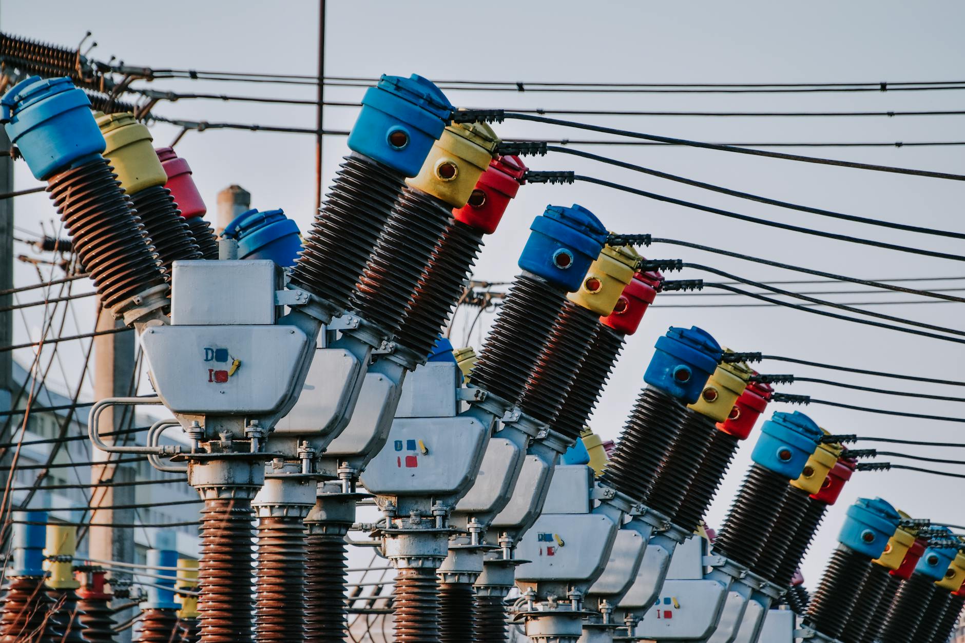 How Does Distributed Energy Infrastructure Support Modern Automation?