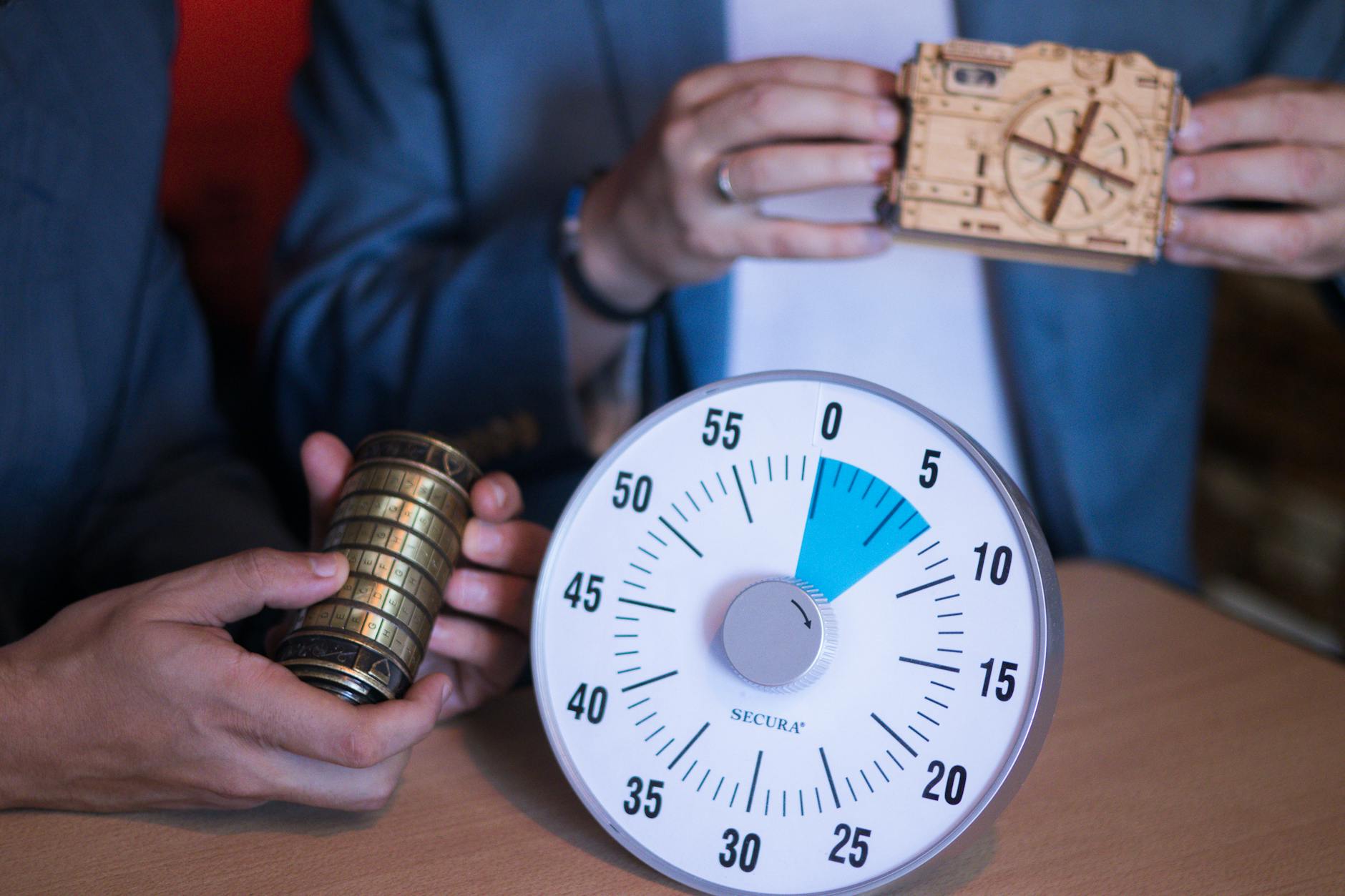 How Does SERV Challenge Traditional Warehouse Automation?