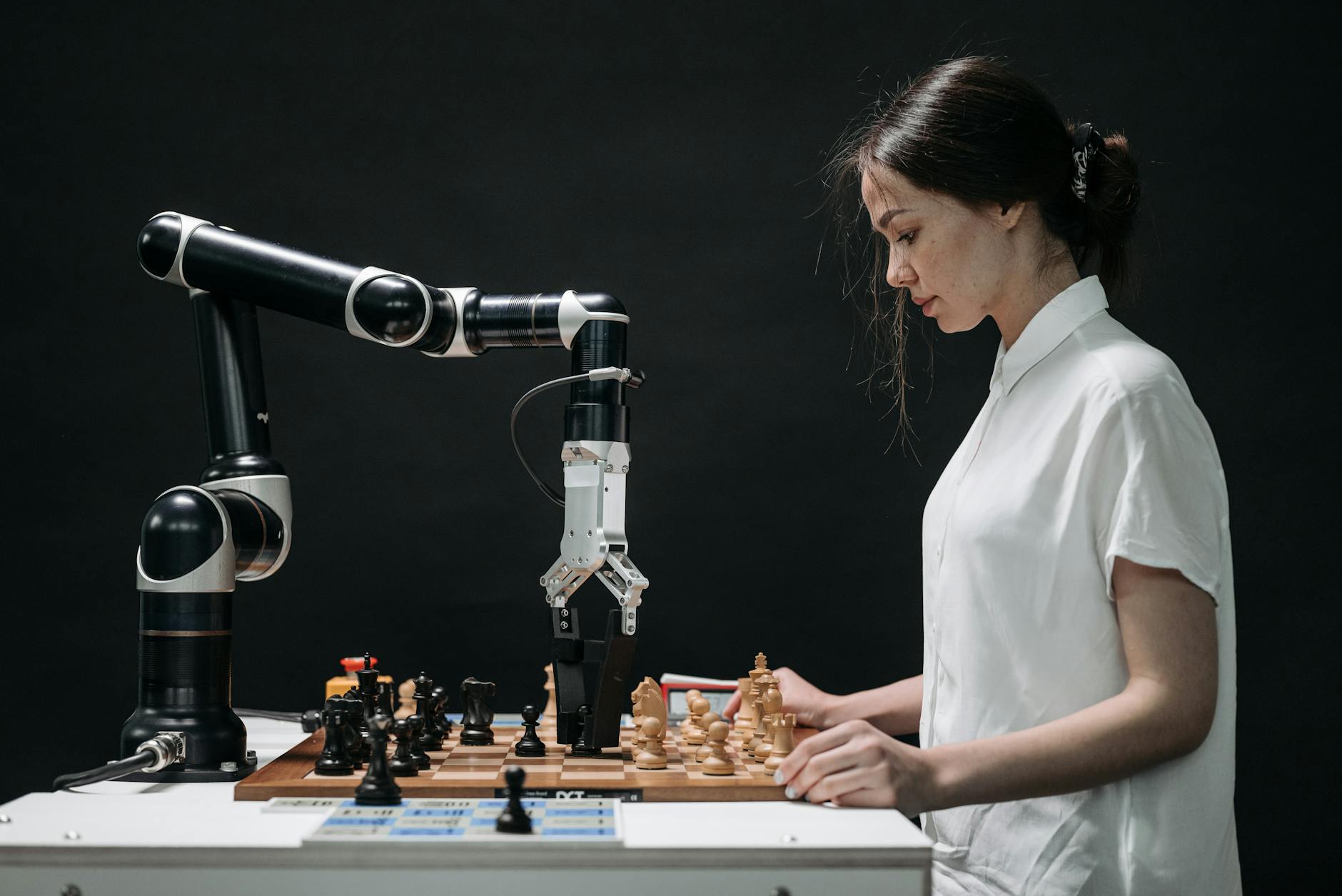 The Competitive Advantage Problem and Why One Winner Might Not Emerge
