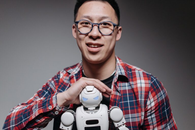 Japan's New Interactive Gummy Robot Candies Become Latest Snack Craze - Featured image
