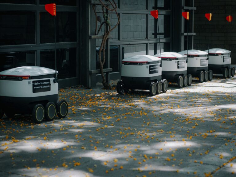 Best Autonomous Last-Mile Delivery Stock Picks: Robotics Leaders vs Food Delivery Platforms - Featured image