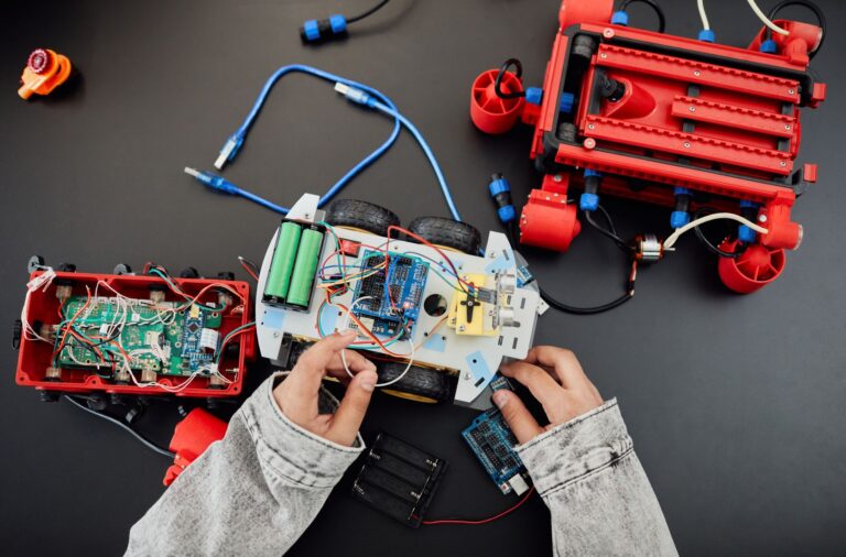 Communities Replace Explosive Fireworks With High-Tech Drone Light Displays - Featured image