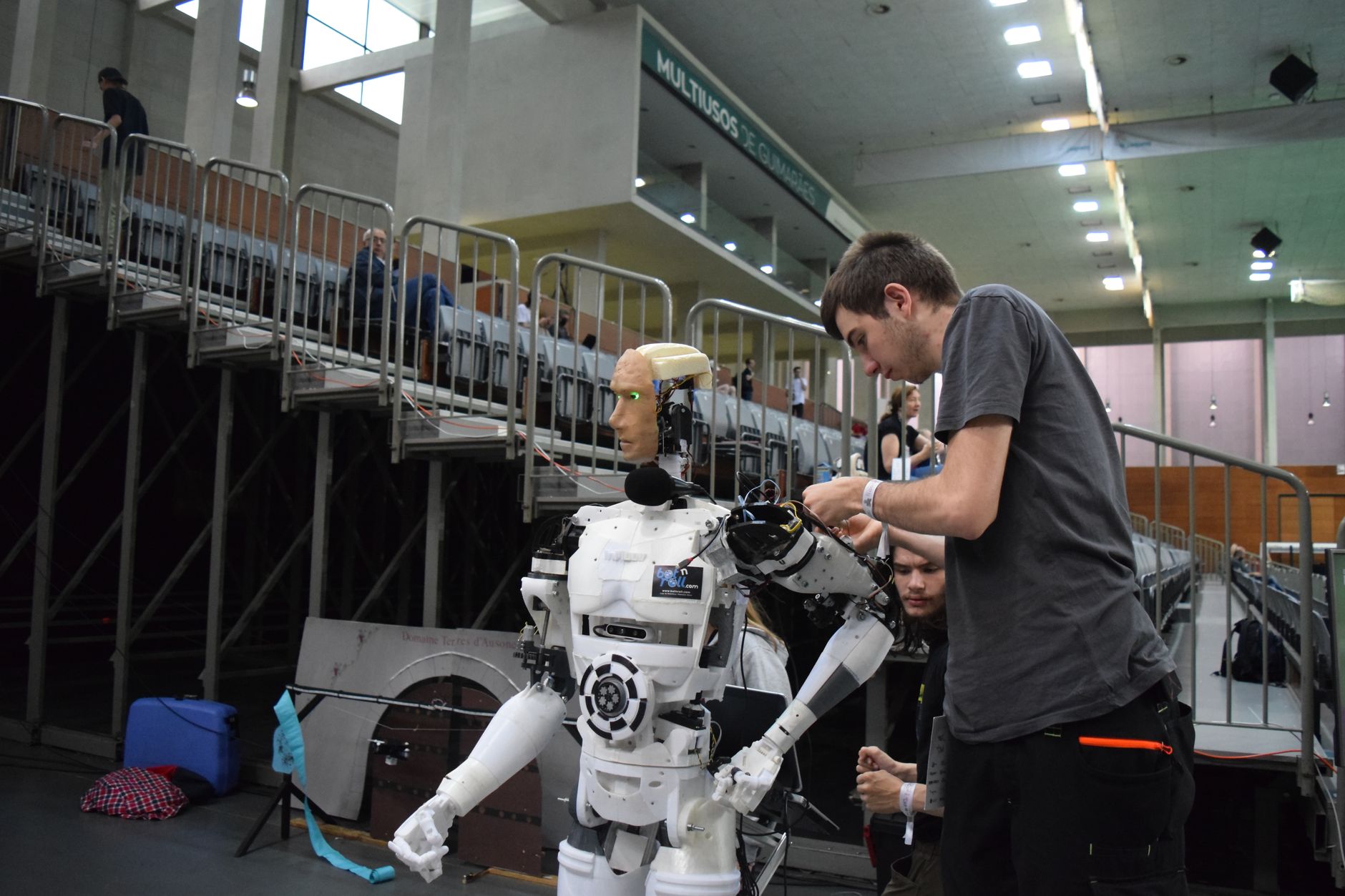 Humanoid Engineering Guide: Sensors, Control, and Reliability - Featured image