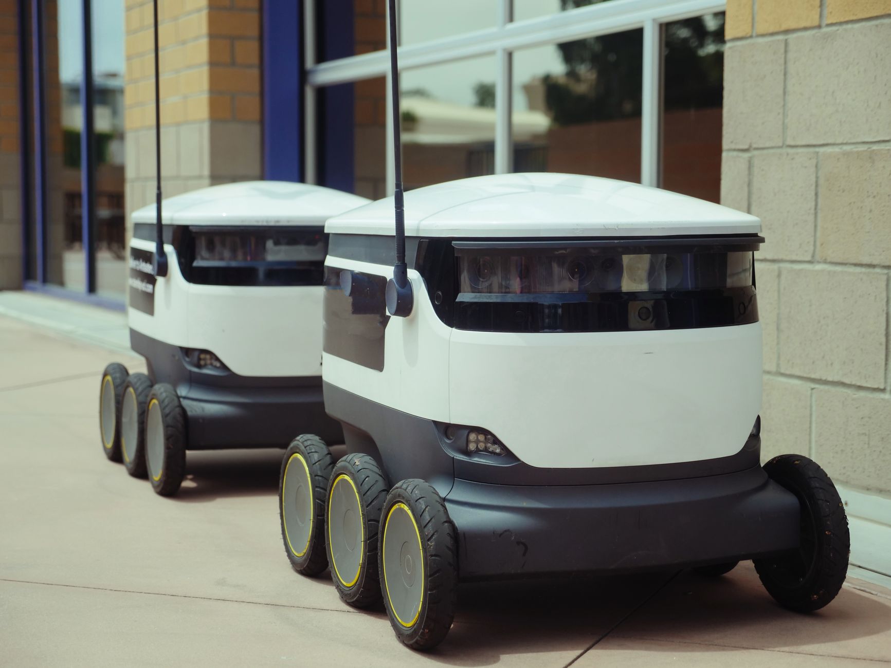 Warehouse Robot Explained: Components, Capabilities, and Use Cases - Featured image