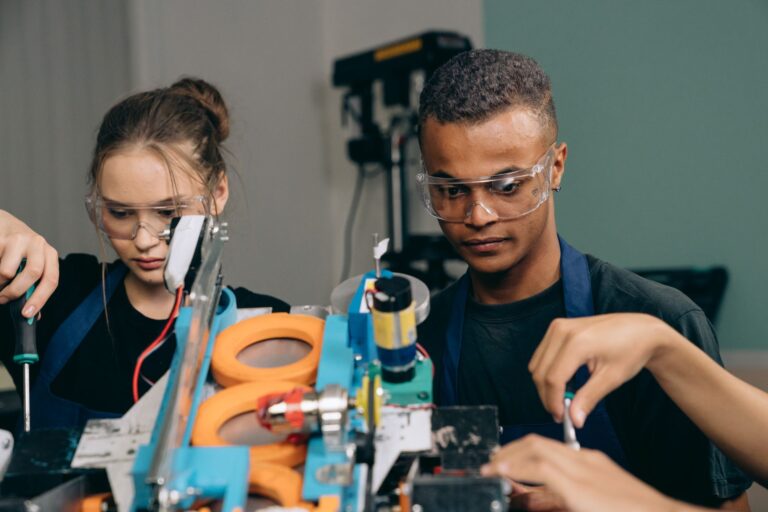 How Career and Technical Education Programs Use Robotics Technology - Featured image