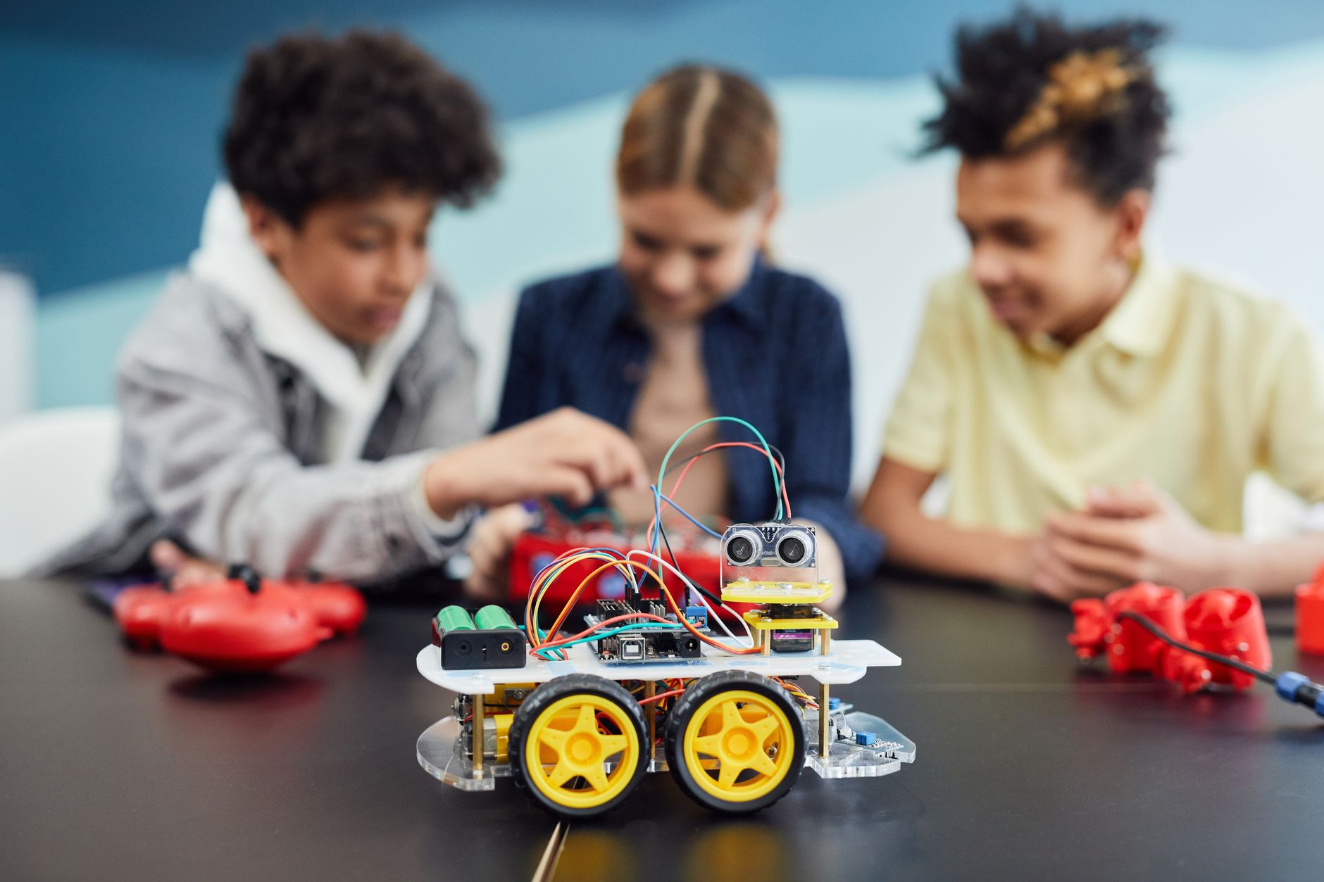 How to Program a Line-Following Robot Step by Step? - Featured image